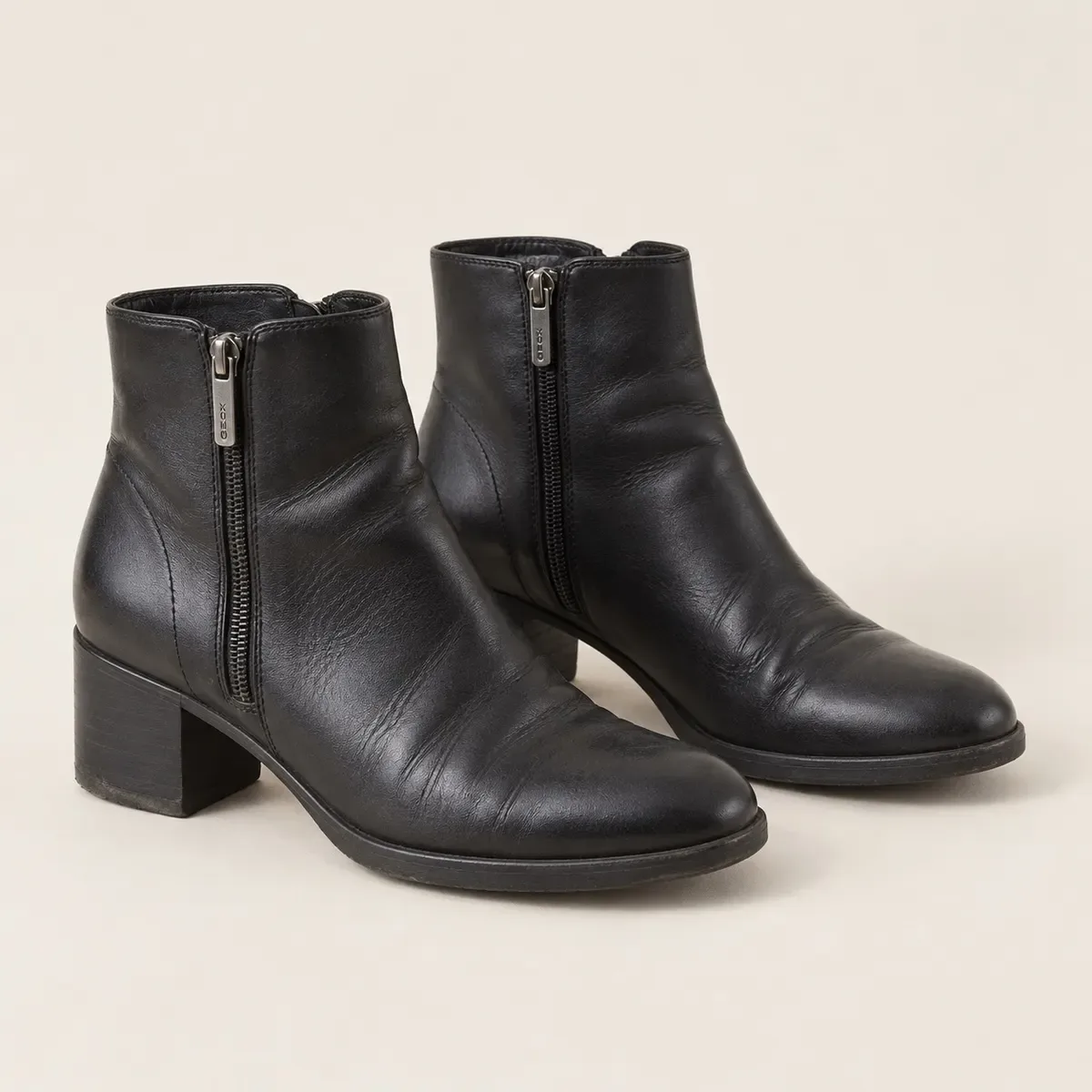 Stivaletti Geox in pelle nera numero 38