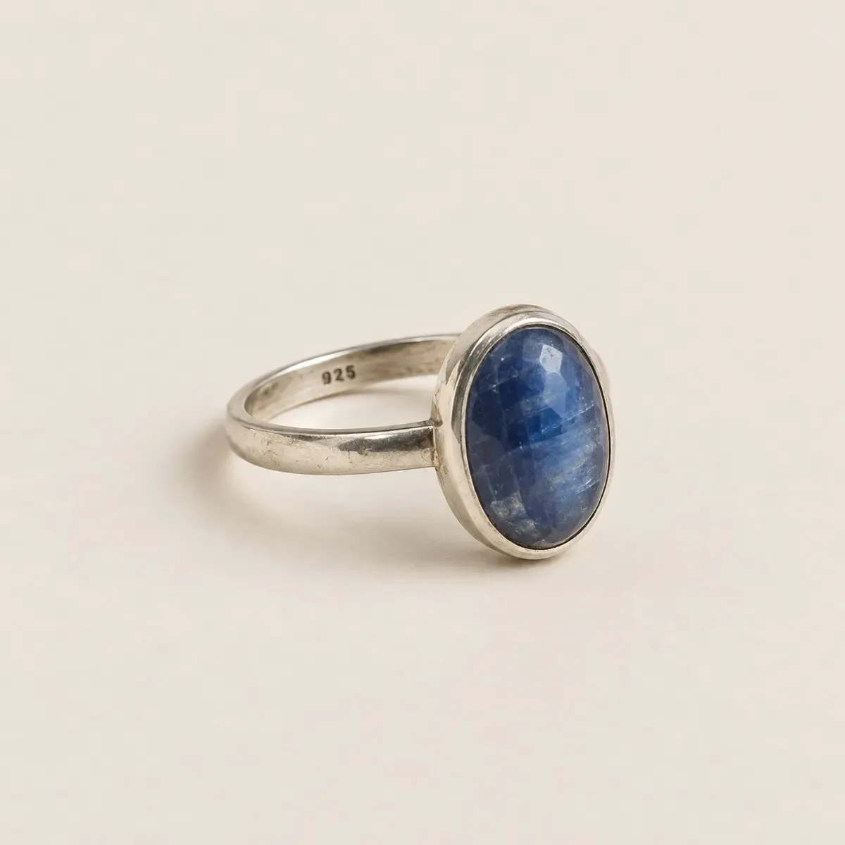 Anello in argento con pietra blu misura 16