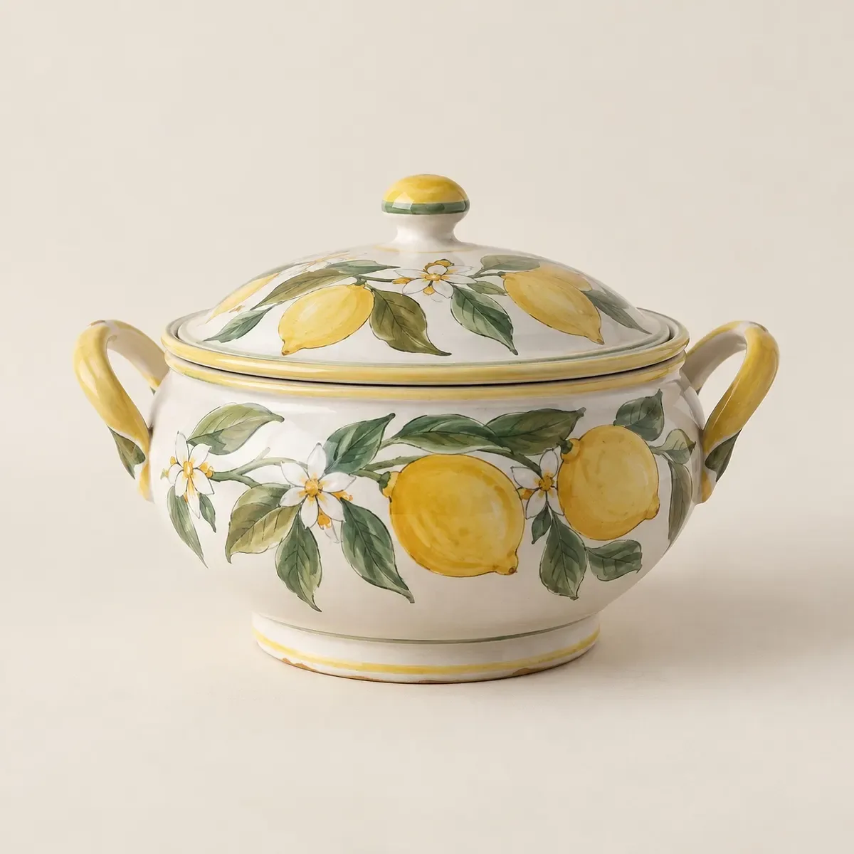 Zuppiera in ceramica con decoro a limoni